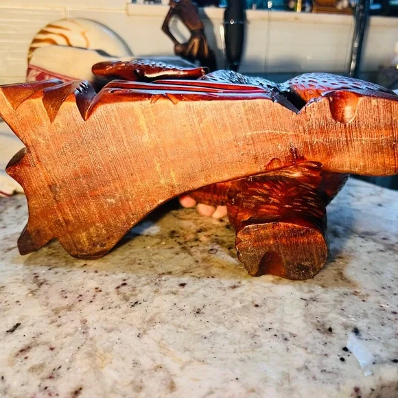 Vintage Japan Ainu Brown Bear with Fish Carved Solid wood! - Picture 13 of 15